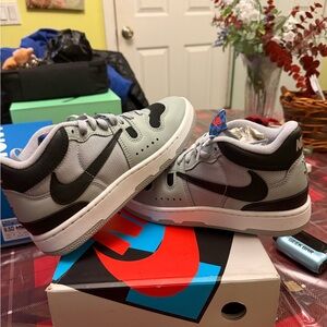 Nike ATTACK SP CAPTAIN JACKS SZ 6.5 men/ 8 woman new in box!!